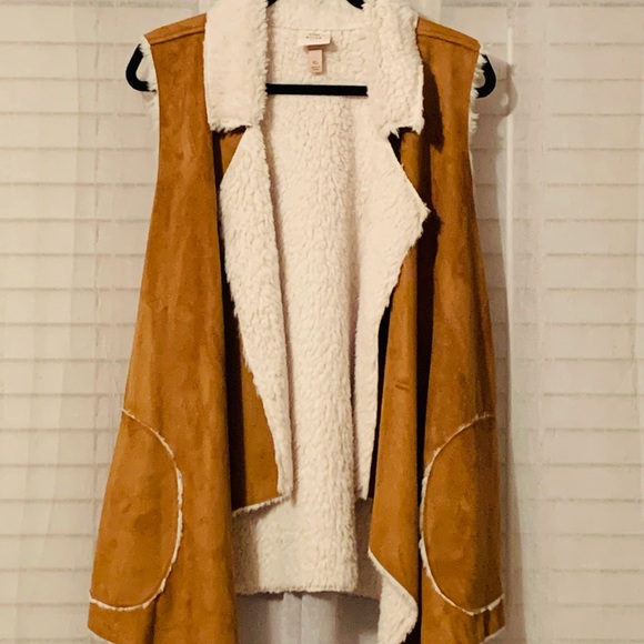 Woman’s Vest - Picture 2 of 5